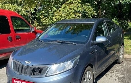 KIA Rio III рестайлинг, 2013 год, 450 000 рублей, 2 фотография