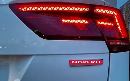 Volkswagen Tiguan II, 2018 год, 3 090 000 рублей, 13 фотография