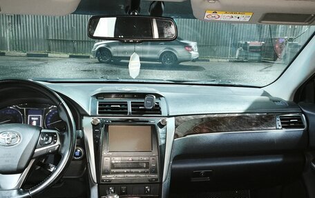 Toyota Camry, 2017 год, 2 250 000 рублей, 12 фотография