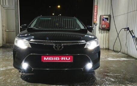 Toyota Camry, 2017 год, 2 250 000 рублей, 11 фотография