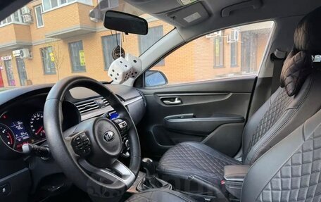 KIA Rio IV, 2019 год, 900 000 рублей, 2 фотография