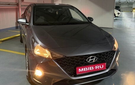 Hyundai Solaris II рестайлинг, 2022 год, 1 800 000 рублей, 1 фотография