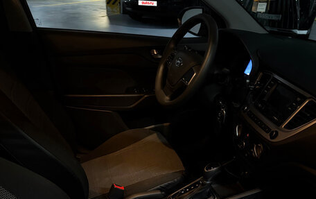 Hyundai Solaris II рестайлинг, 2022 год, 1 800 000 рублей, 7 фотография