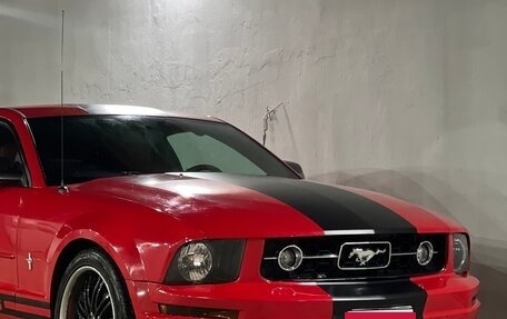 Ford Mustang VI рестайлинг, 2006 год, 1 600 000 рублей, 1 фотография