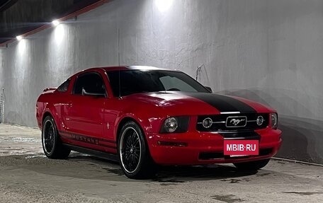 Ford Mustang VI рестайлинг, 2006 год, 1 600 000 рублей, 3 фотография