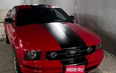 Ford Mustang VI рестайлинг, 2006 год, 1 600 000 рублей, 2 фотография