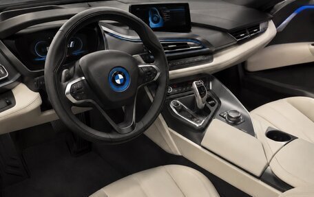 BMW i8 I рестайлинг, 2015 год, 5 850 000 рублей, 3 фотография