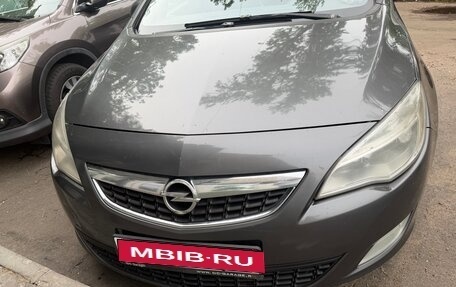 Opel Astra J, 2011 год, 550 000 рублей, 1 фотография