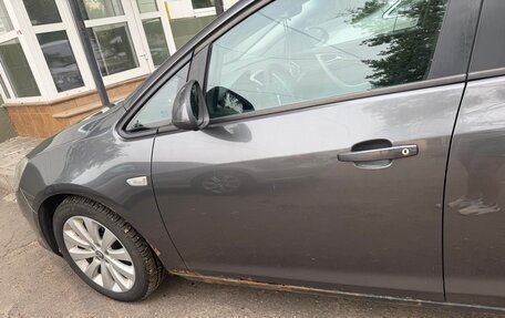 Opel Astra J, 2011 год, 550 000 рублей, 2 фотография