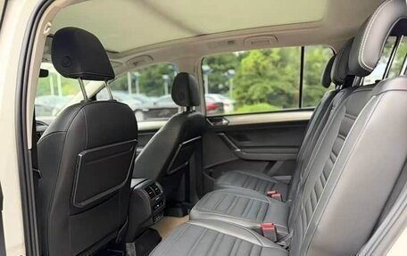 Volkswagen Touran III, 2019 год, 1 150 002 рублей, 10 фотография