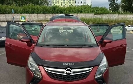 Opel Zafira C рестайлинг, 2013 год, 1 050 000 рублей, 2 фотография