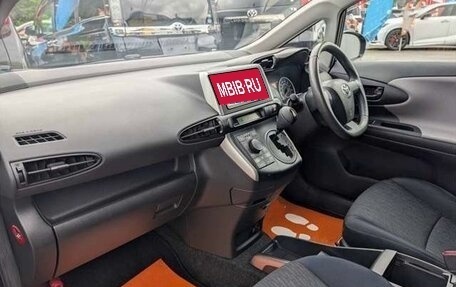 Toyota Wish II, 2016 год, 1 103 000 рублей, 12 фотография