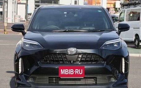 Toyota Yaris Cross, 2022 год, 1 296 000 рублей, 2 фотография