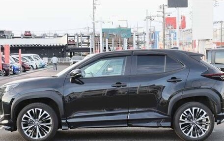 Toyota Yaris Cross, 2022 год, 1 296 000 рублей, 4 фотография