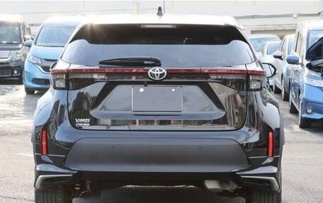 Toyota Yaris Cross, 2022 год, 1 296 000 рублей, 6 фотография