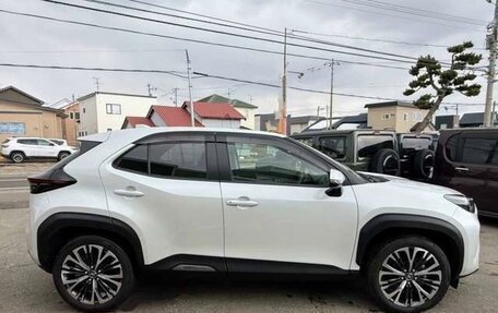 Toyota Yaris Cross, 2022 год, 1 346 000 рублей, 4 фотография
