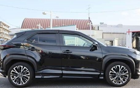 Toyota Yaris Cross, 2022 год, 1 296 000 рублей, 8 фотография