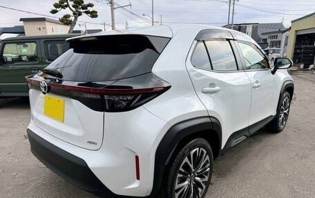 Toyota Yaris Cross, 2022 год, 1 346 000 рублей, 5 фотография