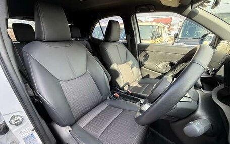 Toyota Yaris Cross, 2022 год, 1 346 000 рублей, 10 фотография
