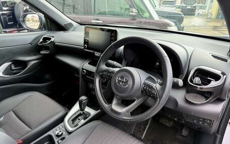 Toyota Yaris Cross, 2022 год, 1 346 000 рублей, 12 фотография