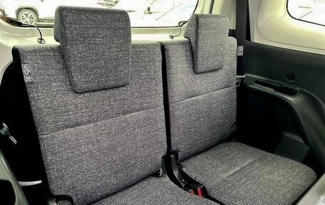 Toyota Sienta, 2023 год, 1 399 000 рублей, 17 фотография