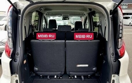 Toyota Sienta, 2023 год, 1 399 000 рублей, 18 фотография