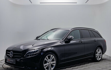 Mercedes-Benz C-Класс, 2019 год, 2 400 000 рублей, 1 фотография