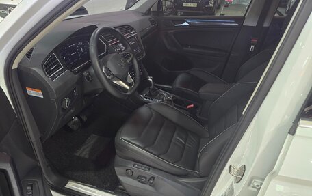 Volkswagen Tiguan II, 2023 год, 3 270 300 рублей, 6 фотография