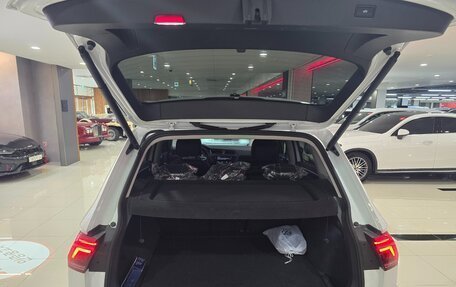 Volkswagen Tiguan II, 2023 год, 3 270 300 рублей, 5 фотография