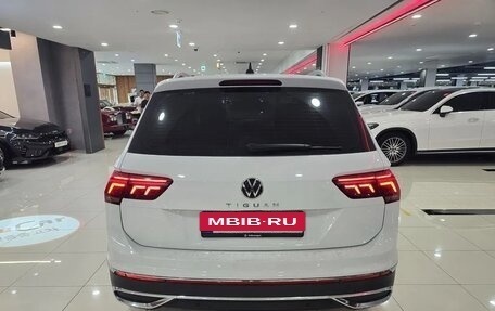 Volkswagen Tiguan II, 2023 год, 3 270 300 рублей, 4 фотография
