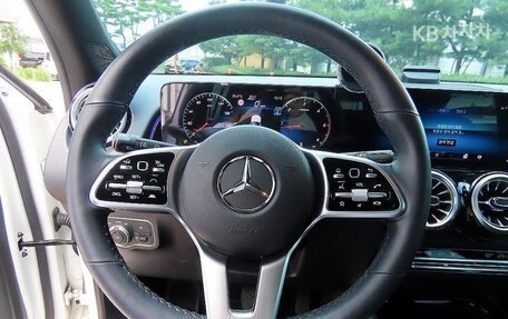 Mercedes-Benz GLB, 2022 год, 2 680 000 рублей, 7 фотография