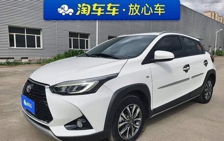 Toyota Yaris XP150 рестайлинг, 2022 год, 1 220 000 рублей, 2 фотография