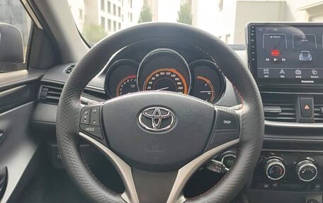 Toyota Yaris XP150 рестайлинг, 2022 год, 1 220 000 рублей, 12 фотография