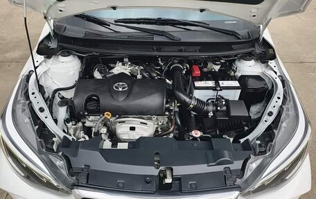 Toyota Yaris XP150 рестайлинг, 2022 год, 1 220 000 рублей, 16 фотография