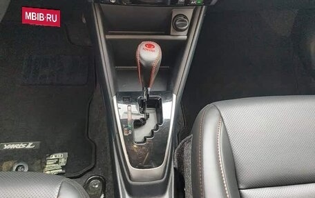 Toyota Yaris XP150 рестайлинг, 2022 год, 1 220 000 рублей, 14 фотография