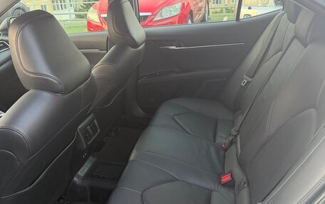 Toyota Camry, 2018 год, 2 600 000 рублей, 7 фотография