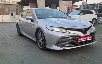 Toyota Camry, 2018 год, 2 600 000 рублей, 1 фотография