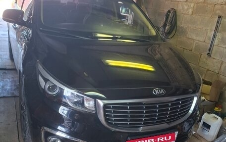 KIA Carnival III, 2016 год, 2 600 000 рублей, 1 фотография