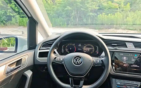 Volkswagen Touran III, 2022 год, 1 580 000 рублей, 9 фотография