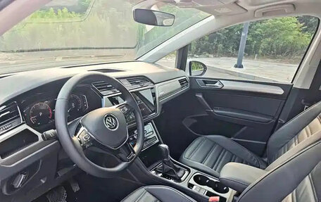 Volkswagen Touran III, 2022 год, 1 580 000 рублей, 7 фотография