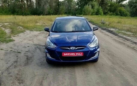 Hyundai Solaris II рестайлинг, 2013 год, 710 000 рублей, 1 фотография