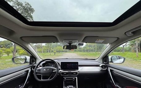 Honda Vezel, 2023 год, 1 820 000 рублей, 4 фотография