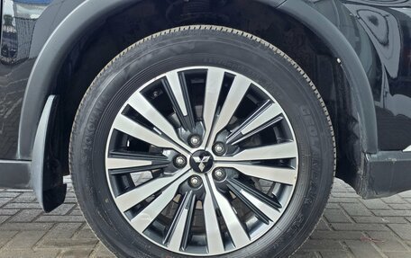 Mitsubishi Outlander III рестайлинг 3, 2019 год, 2 399 000 рублей, 10 фотография