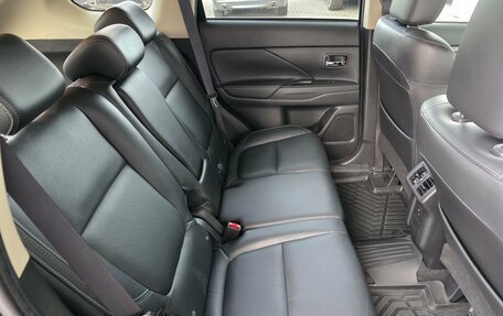 Mitsubishi Outlander III рестайлинг 3, 2019 год, 2 399 000 рублей, 9 фотография