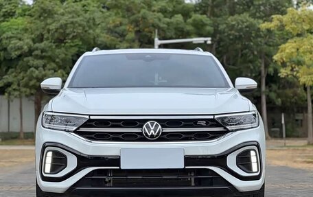 Volkswagen T-Roc I, 2023 год, 1 450 285 рублей, 2 фотография