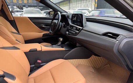 Lexus ES VII, 2022 год, 2 655 000 рублей, 16 фотография