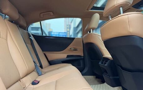 Lexus ES VII, 2022 год, 2 655 000 рублей, 18 фотография
