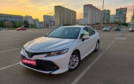 Toyota Camry, 2019 год, 2 750 000 рублей, 2 фотография