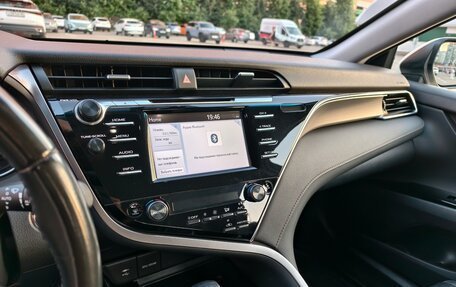 Toyota Camry, 2019 год, 2 750 000 рублей, 13 фотография