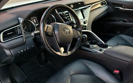 Toyota Camry, 2019 год, 2 750 000 рублей, 12 фотография